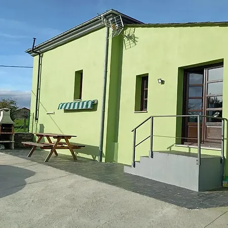 Cozy House In With Mountain View 度假居 *