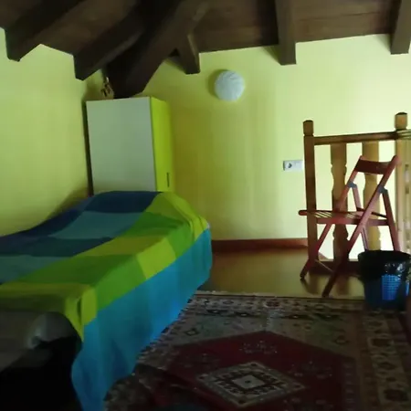 Cozy House In With Mountain View 度假居 *