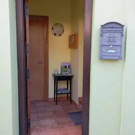 度假居 Cozy House In With Mountain View