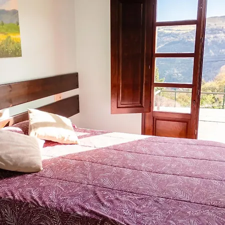 Cozy House In With Mountain View *